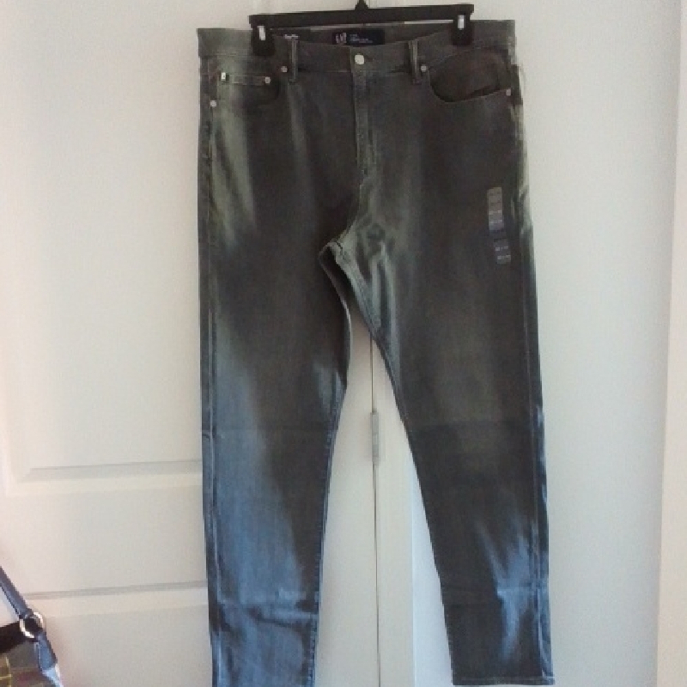 NWT GAP Men's Slim Fit Jeans